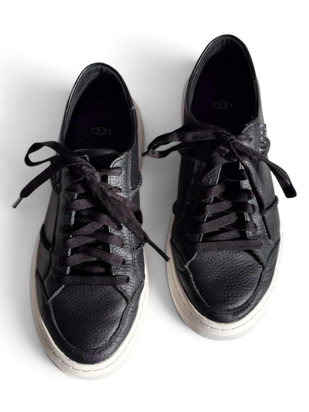 UGG Alameda Lace Up Women’s Sneaker in Black Leather Size 7.5